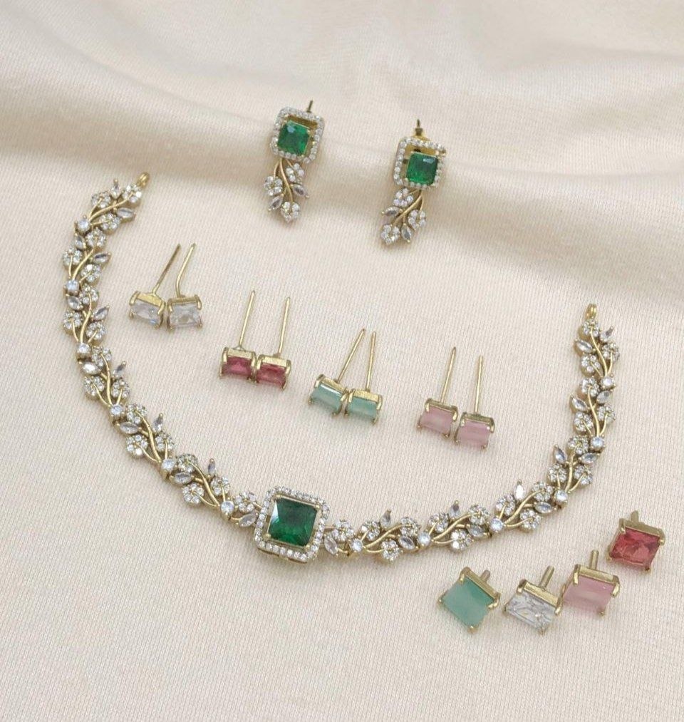 Emerald Vine Exclusive Changeable Leaf Necklace set